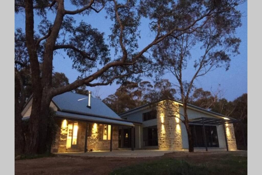 Villa Benny'S Retreat Luxury Bushland Escape Clare Exterior foto